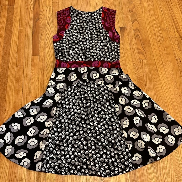 Diane Von Furstenberg dress - Picture 5 of 9